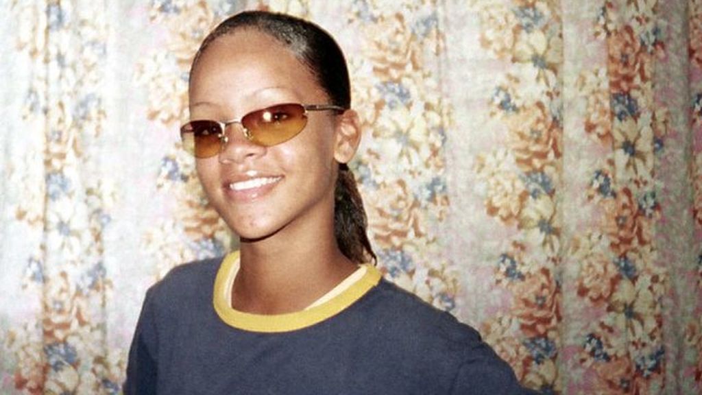 Trenzas, pelo liso y 'a lo afro': la juventud de Rihanna