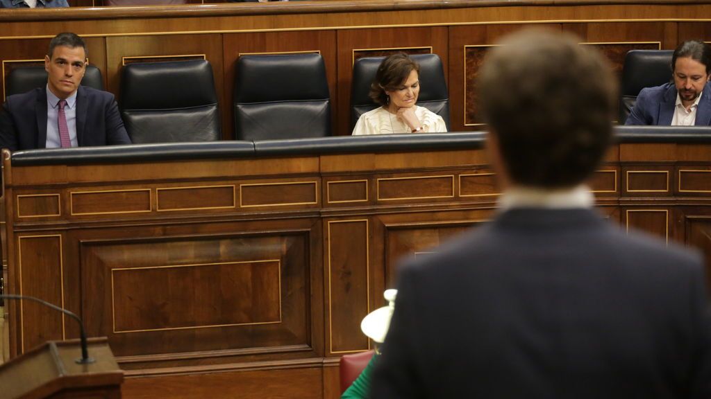 Pablo Casado se dirige a Pedro Sánchez en una sesión de control en el Congreso Pablo Casado se dirige a Pedro Sánchez en una sesión de control en el Congreso