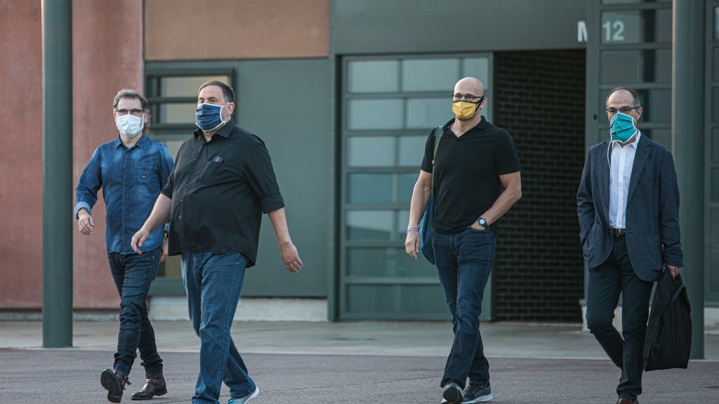 Los presos del procés salen de la cárcel en su primer día de semilibertad Los presos del procés salen de la cárcel en su primer día de semilibertad