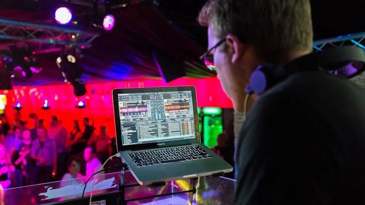El sector del ocio nocturno rechaza el cierre de las discotecas en Barcelona El sector del ocio nocturno rechaza el cierre de las discotecas en Barcelona