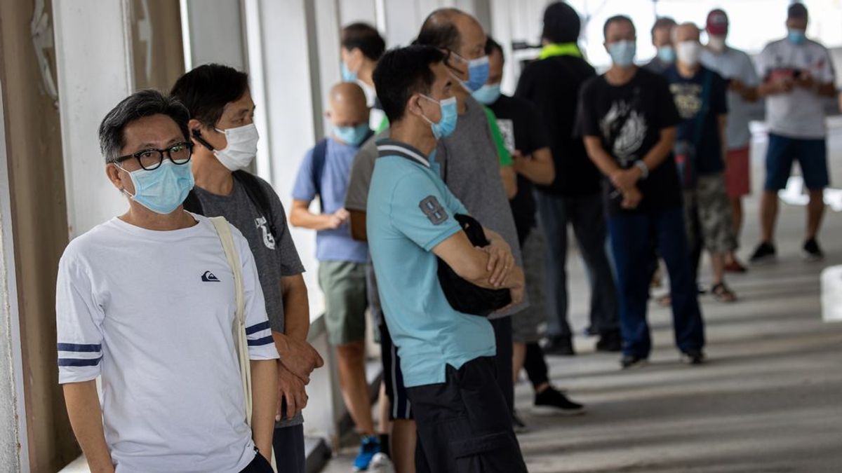 Hong Kong confirma la 'tercera ola' de coronavirus tras registrar un récord de 108 contagios en un solo día