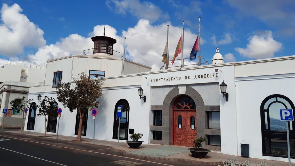 Una turista inglesa y tres migrantes dan positivo por Covid-19 en Lanzarote Una turista inglesa y tres migrantes dan positivo por Covid-19 en Lanzarote