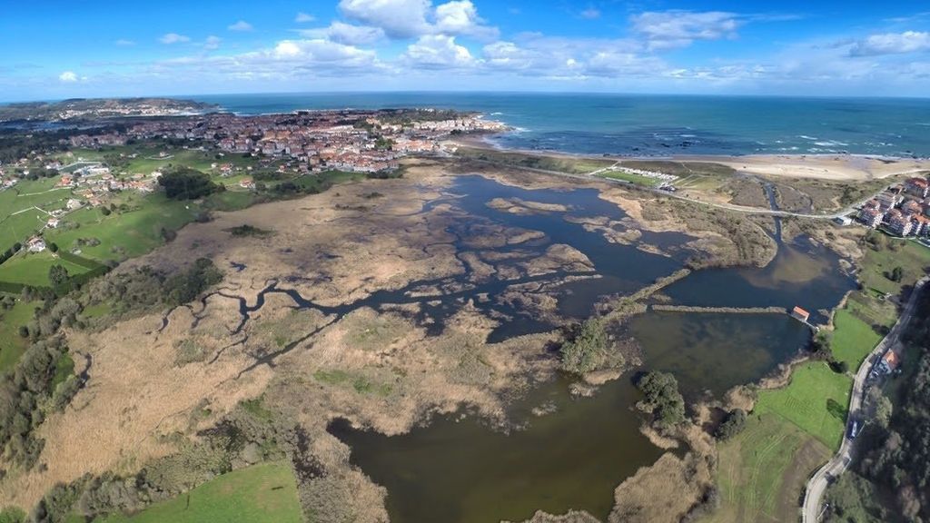 EuropaPress_3215843_vista_aerea_noja_cantabria_turismo_naturaleza_playa_mar_biodiversidad