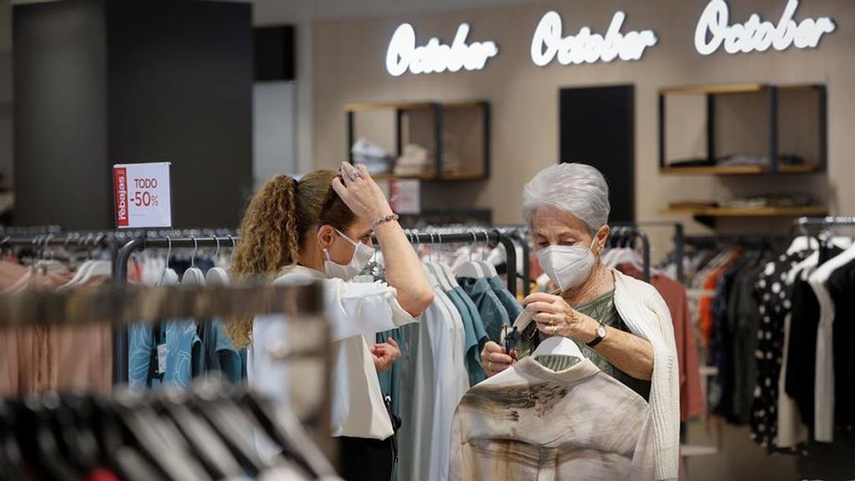 La facturación de las empresas se desploma un 33% en mayo, según el INE La facturación de las empresas se desploma un 33% en mayo, según el INE