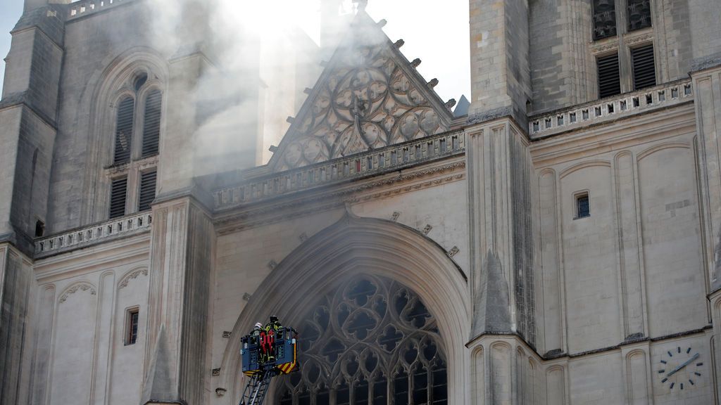 La Policía francesa libera al hombre detenido por su relación con el incendio de la catedral de Nantes