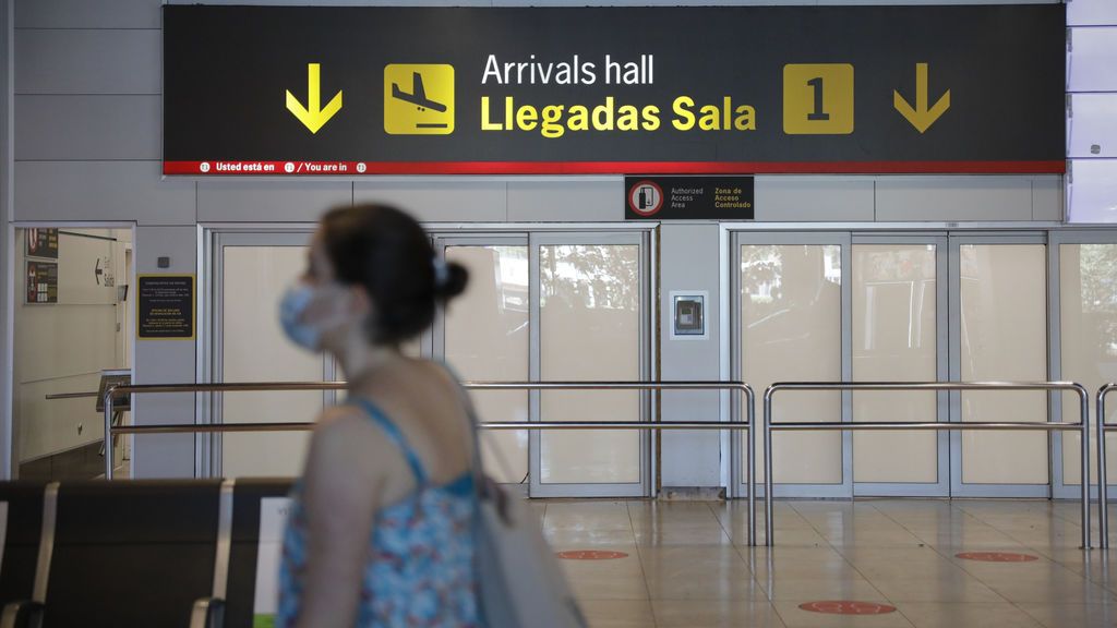 Madrid insiste en exigir PCR a los turistas antes de volar hacia Barajas: "El ojo clínico no sirve" Madrid insiste en exigir PCR a los turistas antes de volar hacia Barajas: "El ojo clínico no sirve"