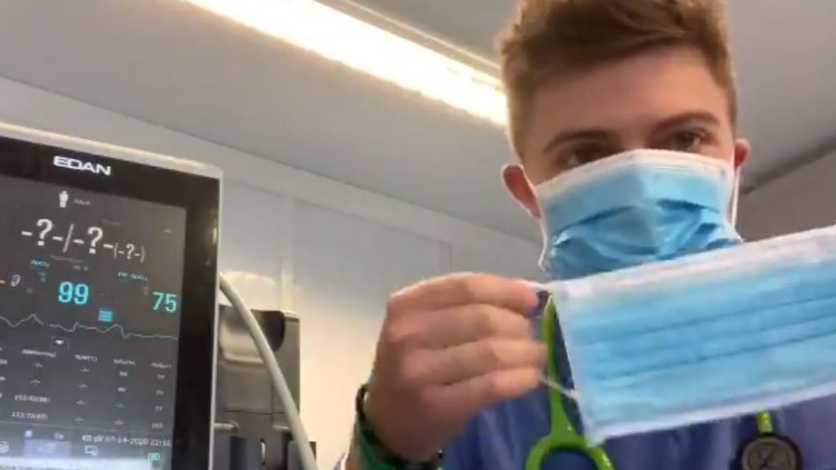Un médico de Irlanda muestra cómo las mascarillas no reducen los niveles de oxígeno