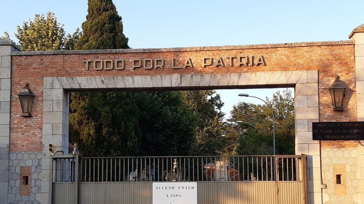 Cuartel con el lema Todo por la patria Cuartel con el lema Todo por la patria