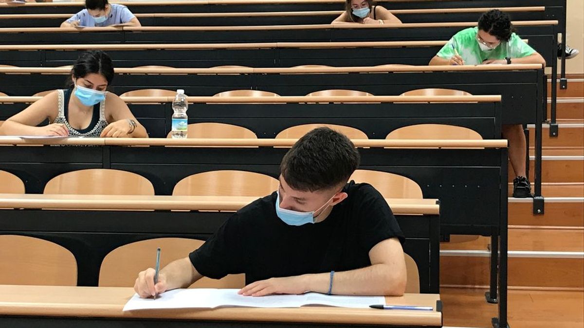 El Consejo de Ministros aprueba el decreto de becas con un incremento del 22% del presupuesto El Consejo de Ministros aprueba el decreto de becas con un incremento del 22% del presupuesto