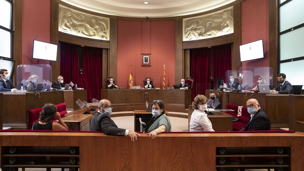 EuropaPress_3245206_juicio_tribunal_superior_justicia_catalunya_tsjc_exmiembros_mesa_parlament