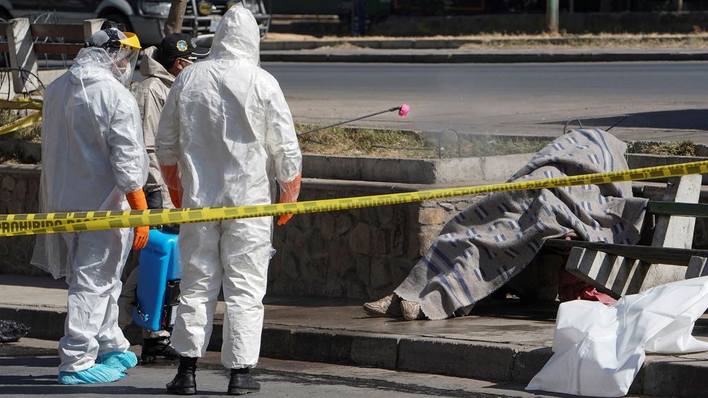 Bolivia encuentra 420 cadáveres en calles, coches y casas tras morir por coronavirus