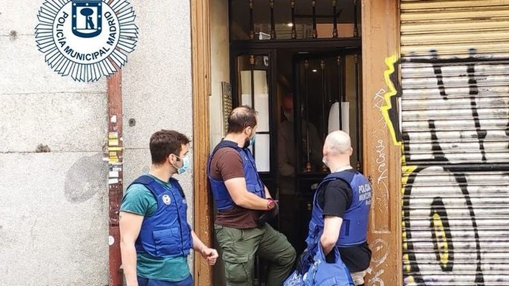Detenido por fotografía las partes íntimas de mujeres en pleno centro de Madrid Detenido por fotografía las partes íntimas de mujeres en pleno centro de Madrid