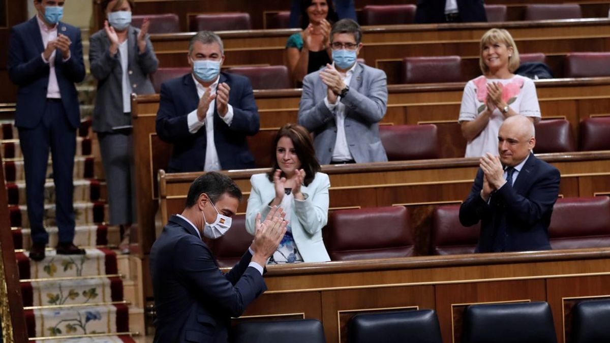 Sánchez, ovacionado en el Congreso tras alcanzar el acuerdo en Bruselas