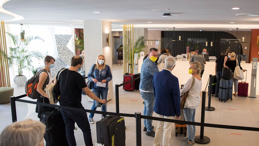 Las reservas hoteleras se desploman un 95% en junio y encadenan la cuarta caída consecutiva Las reservas hoteleras se desploman un 95% en junio y encadenan la cuarta caída consecutiva