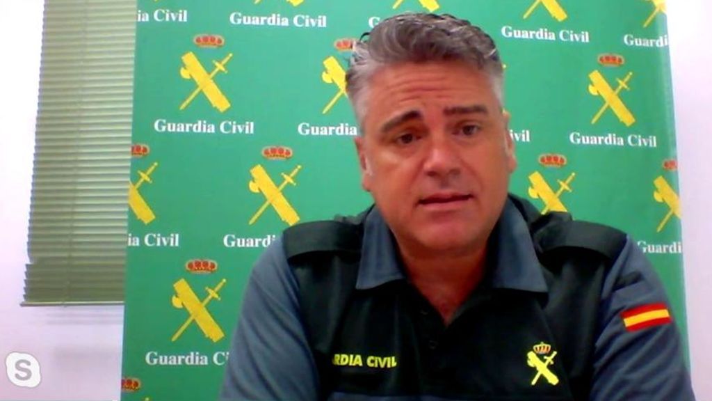 Guardia civil habla ladron bragas