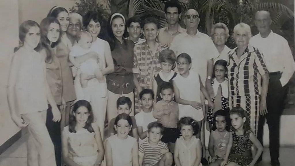 Familia Silva Baiz, la familia de Adolfo Guzmán, abuelos, hijos y nietos.