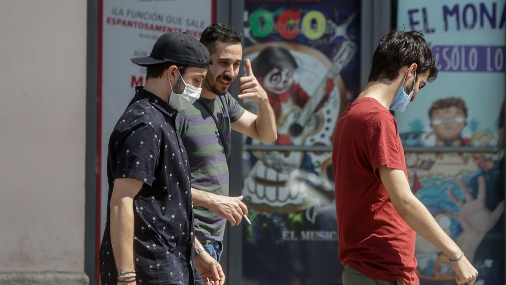 NO PÙBLICAR Madrid impone el uso obligatorio de la mascarilla y echa la culpa a la gestión de Sánchez en Barajas NO PÙBLICAR Madrid impone el uso obligatorio de la mascarilla y echa la culpa a la gestión de Sánchez en Barajas