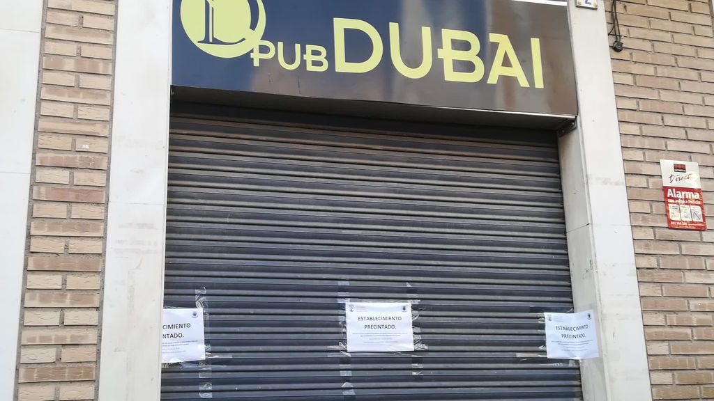 El pub Dubai precintado en la localidad murciana de Totana. El pub Dubai precintado en la localidad murciana de Totana.