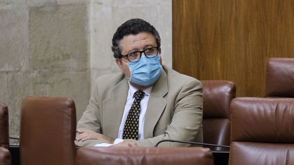 El TSJA investigará al exlíder de Vox en Andalucía, Francisco Serrano, por fraude de subvenciones públicas El TSJA investigará al exlíder de Vox en Andalucía, Francisco Serrano, por fraude de subvenciones públicas