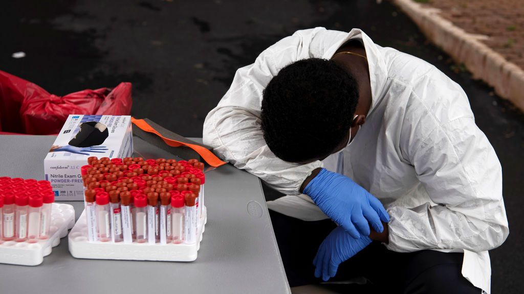 La pandemia avanza a un ritmo de un cuarto de millón de contagios diarios en el mundo La pandemia avanza a un ritmo de un cuarto de millón de contagios diarios en el mundo