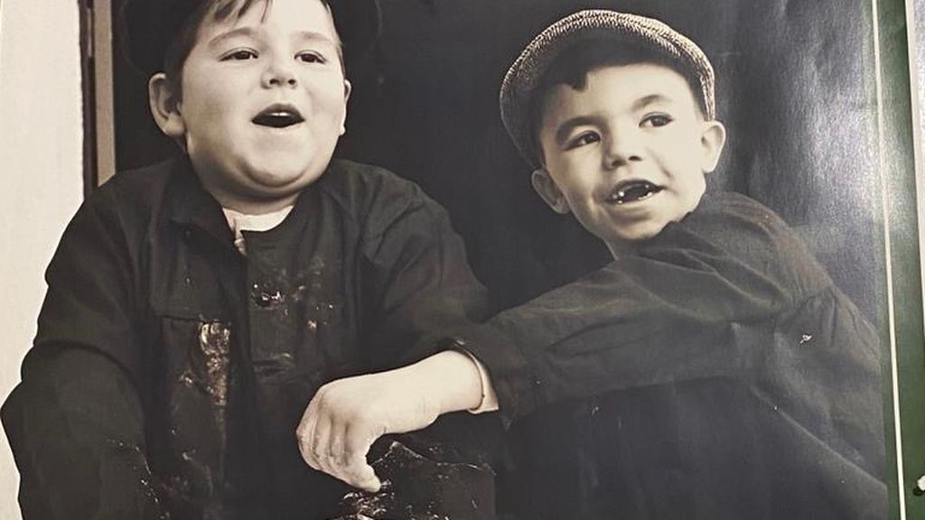 Nietos se fotografían como sus abuelos para conocer sus vidas en Almería Nietos se fotografían como sus abuelos para conocer sus vidas en Almería