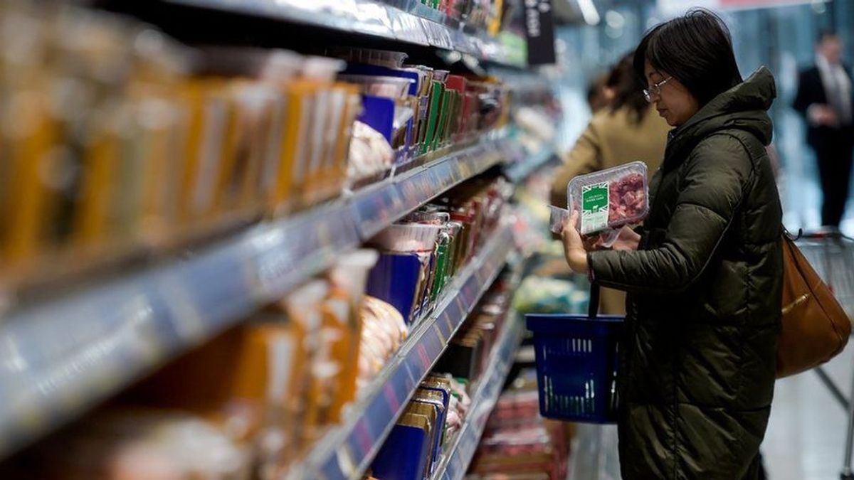 Una mujer descubre un ratón muerto en su comida del supermercado: "Vomité durante 12 horas"