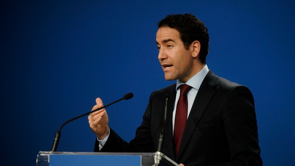 El PP critica la "improvisación" del Gobierno con el turismo, que provoca "cuarentenas y paro" El PP critica la "improvisación" del Gobierno con el turismo, que provoca "cuarentenas y paro"