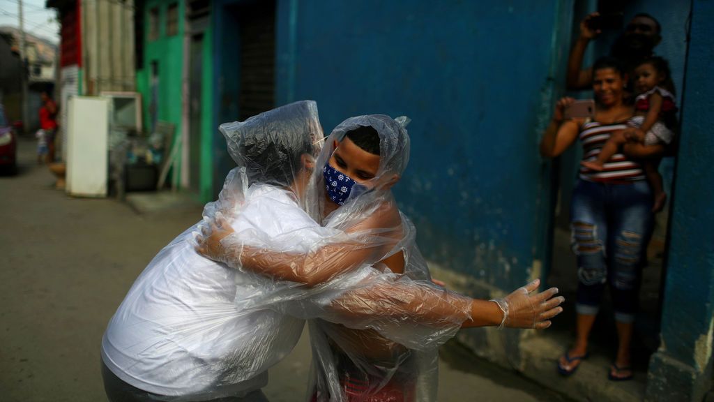 Brasil registra 50.000 nuevos casos diarios de coronavirus y 1.200 fallecidos Brasil registra 50.000 nuevos casos diarios de coronavirus y 1.200 fallecidos