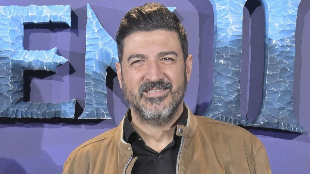 Tony Aguilar muestra orgulloso a su hijo de seis años: "Qué mayor te has hecho"