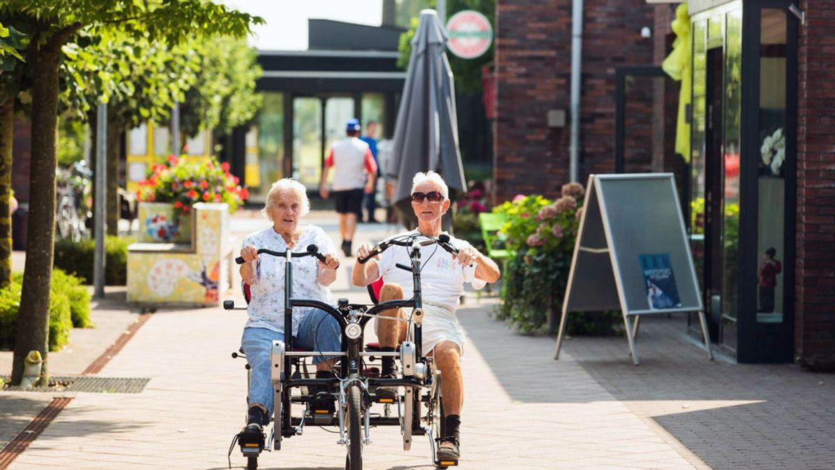 Rutinas, estímulos y autonomía: Hogeweyk, la comunidad pionera para personas con demencia que recrea la vida en la ciudad