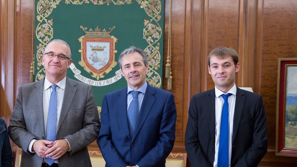 Tomás Caballero sustituye a Marimar Blanco como presidente de la Fundación Víctimas del Terrorismo Tomás Caballero sustituye a Marimar Blanco como presidente de la Fundación Víctimas del Terrorismo