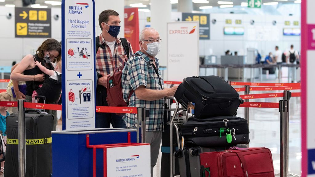 Reino Unido recomienda a sus ciudadanos no viajar a Canarias y Baleares Reino Unido recomienda a sus ciudadanos no viajar a Canarias y Baleares