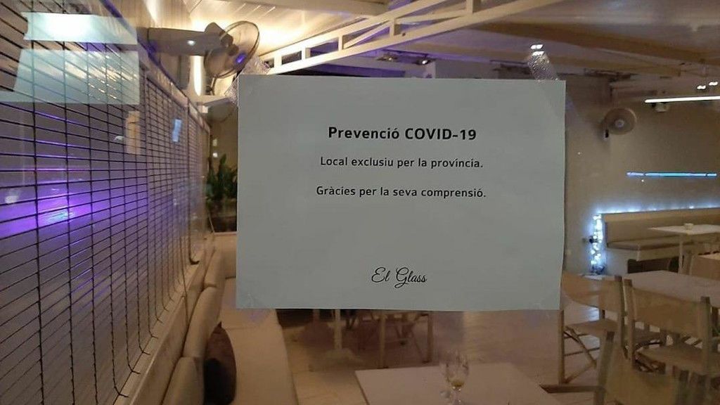 Un bar se declara "exclusivo" para gerundenses y veta la entrada a clientes de otras provincias por el Covid-19 Un bar se declara "exclusivo" para gerundenses y veta la entrada a clientes de otras provincias por el Covid-19