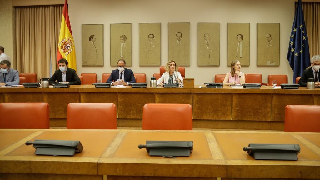 El PP exige que el Gobierno "no se vaya de vacaciones ante la segunda ola" El PP exige que el Gobierno "no se vaya de vacaciones ante la segunda ola"