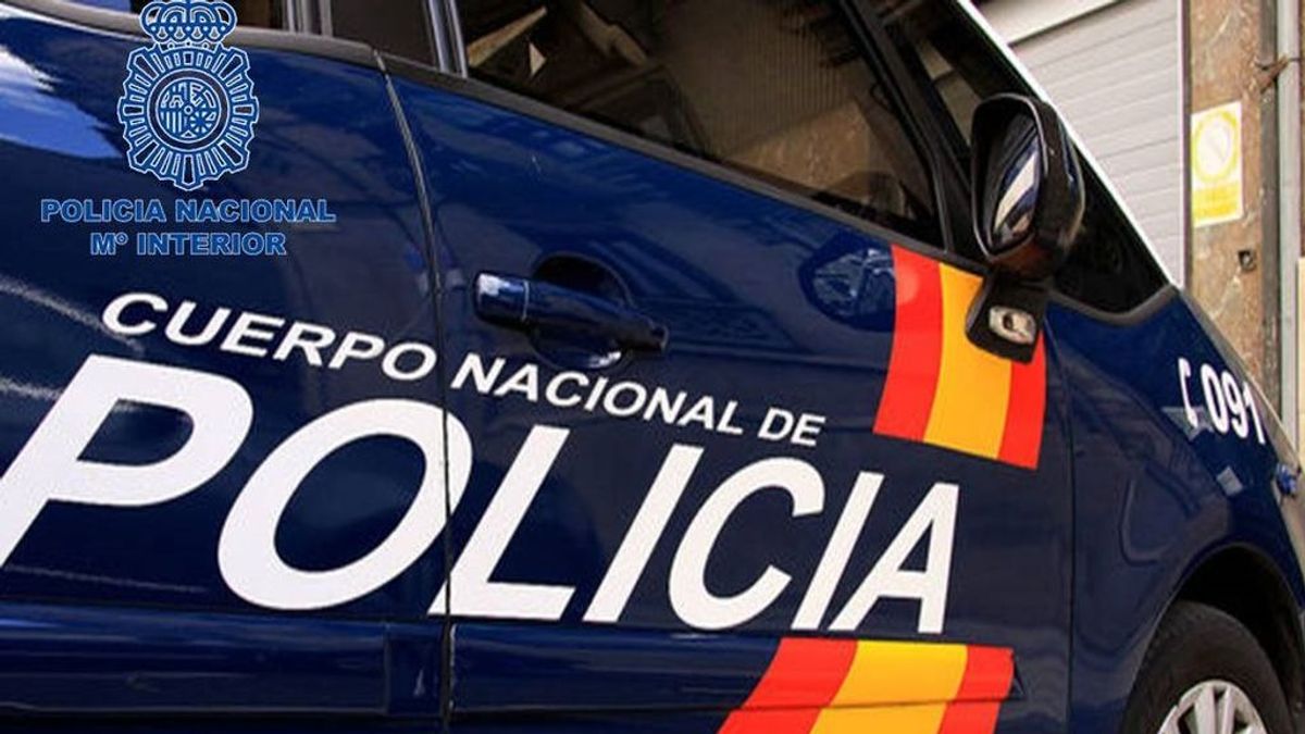 Vehículo de la Policía Nacional. Vehículo de la Policía Nacional.