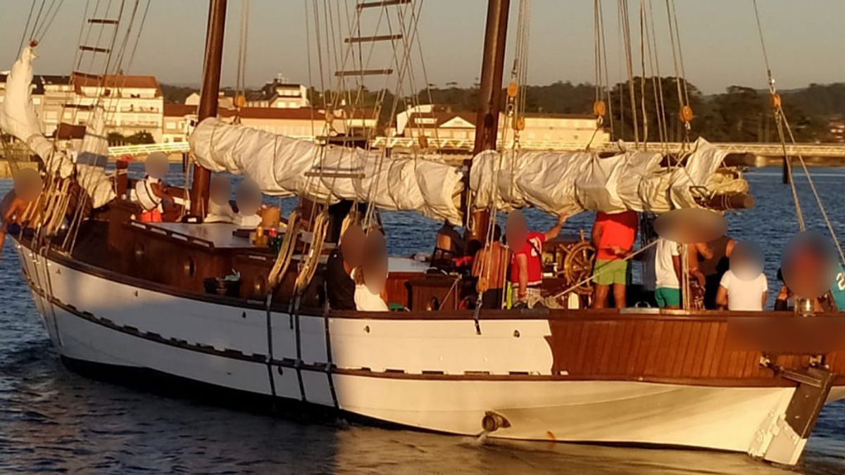 Fiesta ilegal en un velero: duplicando el pasaje autorizado, sin mascarilla y sin respetar la distancia de seguridad Fiesta ilegal en un velero: duplicando el pasaje autorizado, sin mascarilla y sin respetar la distancia de seguridad