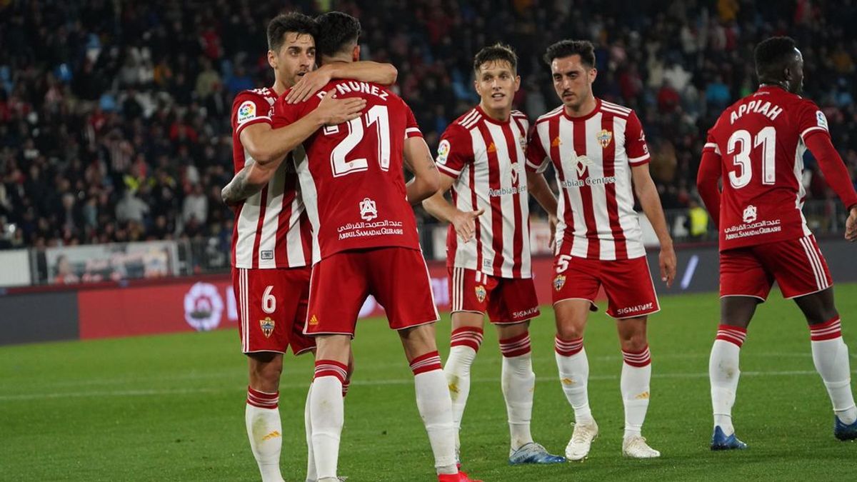 La UD Almería detecta un positivo por coronavirus entre su plantilla y cierra su estadio La UD Almería detecta un positivo por coronavirus entre su plantilla y cierra su estadio