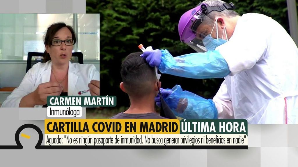 La inmunóloga Carmen Martín no ve "evidencia científica completa" en los supuestos en los que se basaría la cartilla del coronavirus