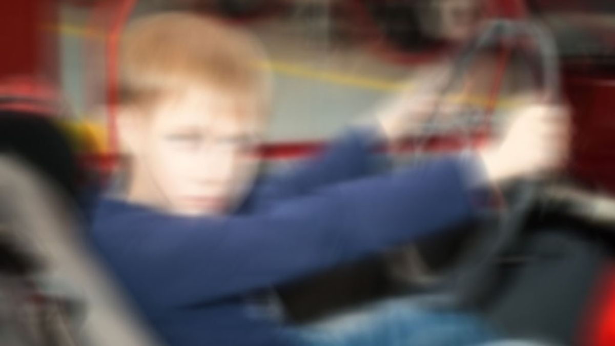 Pillan a un niño de 13 años conduciendo un coche por una calle de Alicante Pillan a un niño de 13 años conduciendo un coche por una calle de Alicante
