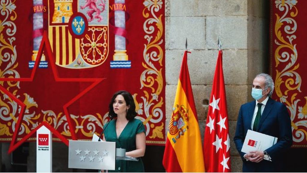 Madrid recula y dice ahora que se tomará el mes de agosto para estudiar bien la 'cartilla Covid' Madrid recula y dice ahora que se tomará el mes de agosto para estudiar bien la 'cartilla Covid'