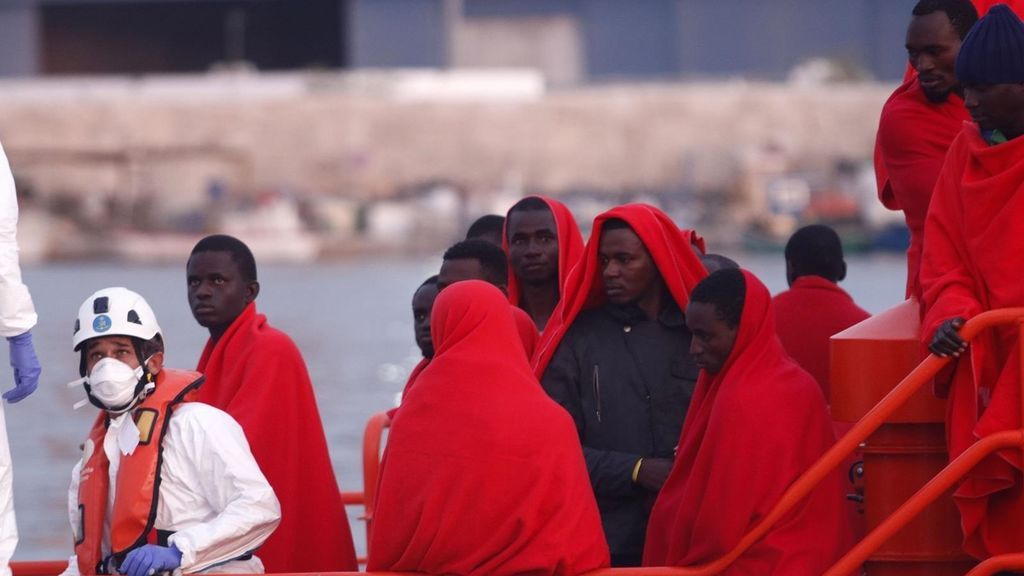 Siete migrantes con síntomas de coronavirus se fugan en Granada: uno dio positivo y el resto estaba a la espera de los resultados Siete migrantes con síntomas de coronavirus se fugan en Granada: uno dio positivo y el resto estaba a la espera de los resultados