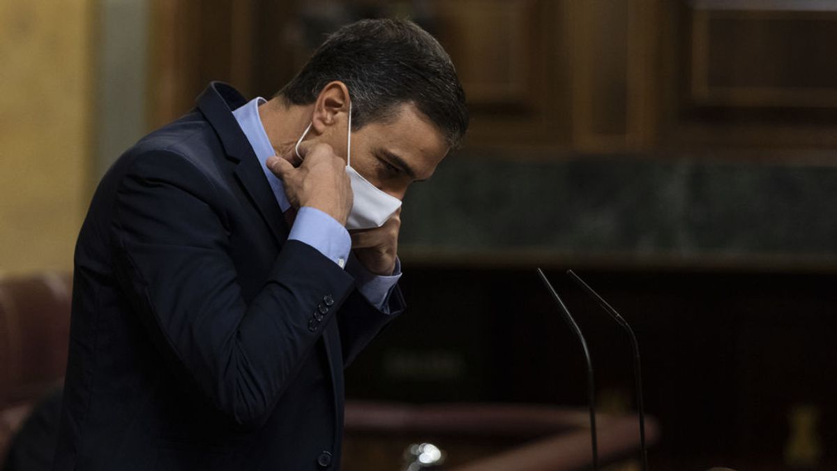 Sánchez se mofa de la moción de censura de Vox: "¿Por qué esperar a septiembre?, ¿se va de vacaciones?" Sánchez se mofa de la moción de censura de Vox: "¿Por qué esperar a septiembre?, ¿se va de vacaciones?"