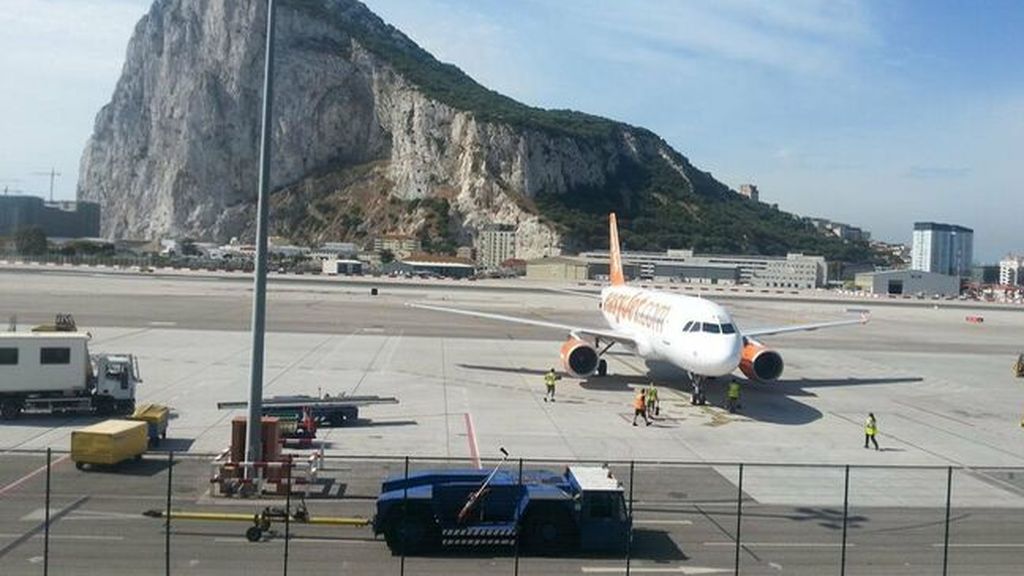 Los turistas británicos pueden 'esquivar' la cuarentena si vuelan al Reino Unido desde Gibraltar Los turistas británicos pueden 'esquivar' la cuarentena si vuelan al Reino Unido desde Gibraltar