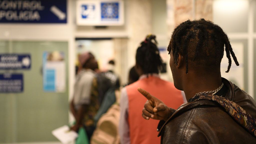 El Supremo dice que los solicitantes de asilo desde Ceuta y Melilla pueden circular por toda España El Supremo dice que los solicitantes de asilo desde Ceuta y Melilla pueden circular por toda España