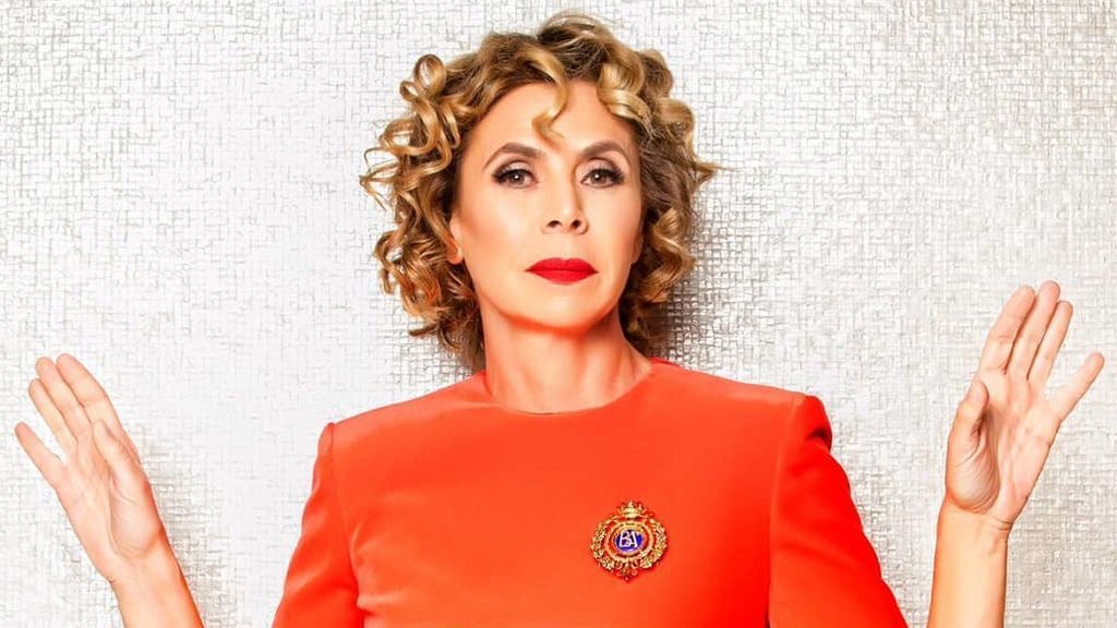 Agatha Ruiz de la Prada posa por primera vez junto a Luis Gasset: "Estoy muy enamorada"