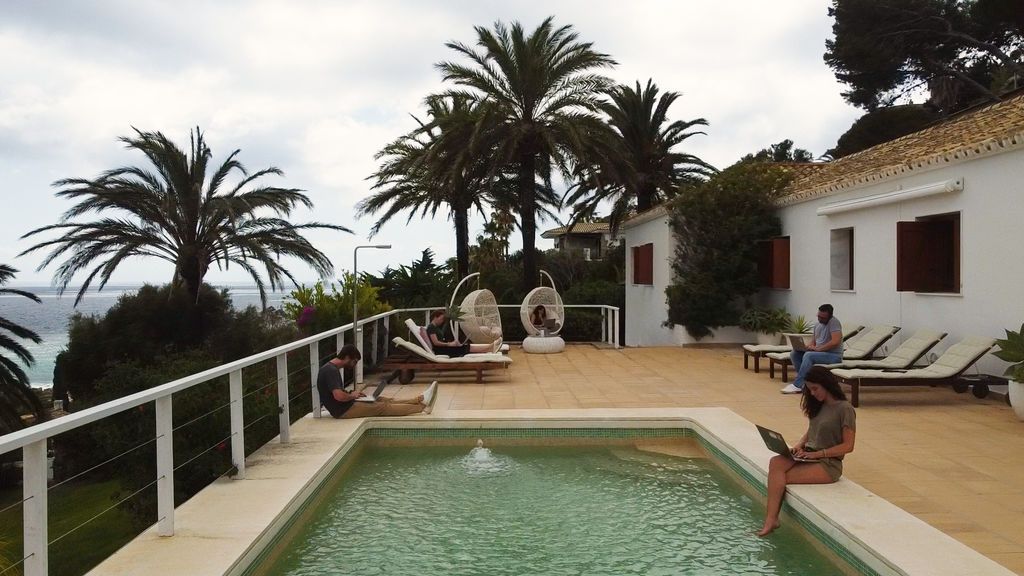 La mejor opción para teletrabajar: Una villa exlusiva frente al mar en Zahara de los Atunes La mejor opción para teletrabajar: Una villa exlusiva frente al mar en Zahara de los Atunes