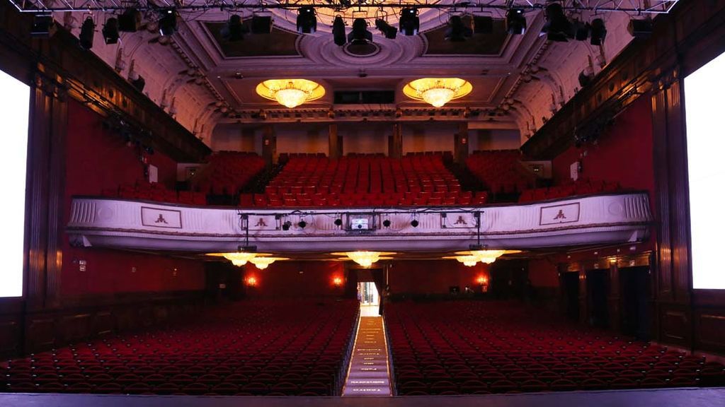 Reabre el primer teatro de la Gran Vía de Madrid con una función para sanitarios, policías y personal esencial de la pandemia Reabre el primer teatro de la Gran Vía de Madrid con una función para sanitarios, policías y personal esencial de la pandemia
