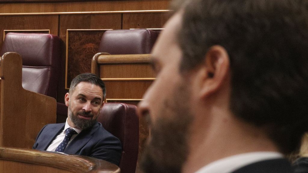 Casado contesta a Abascal y su moción de censura que "ganará a la izquierda en las urnas" Casado contesta a Abascal y su moción de censura que "ganará a la izquierda en las urnas"