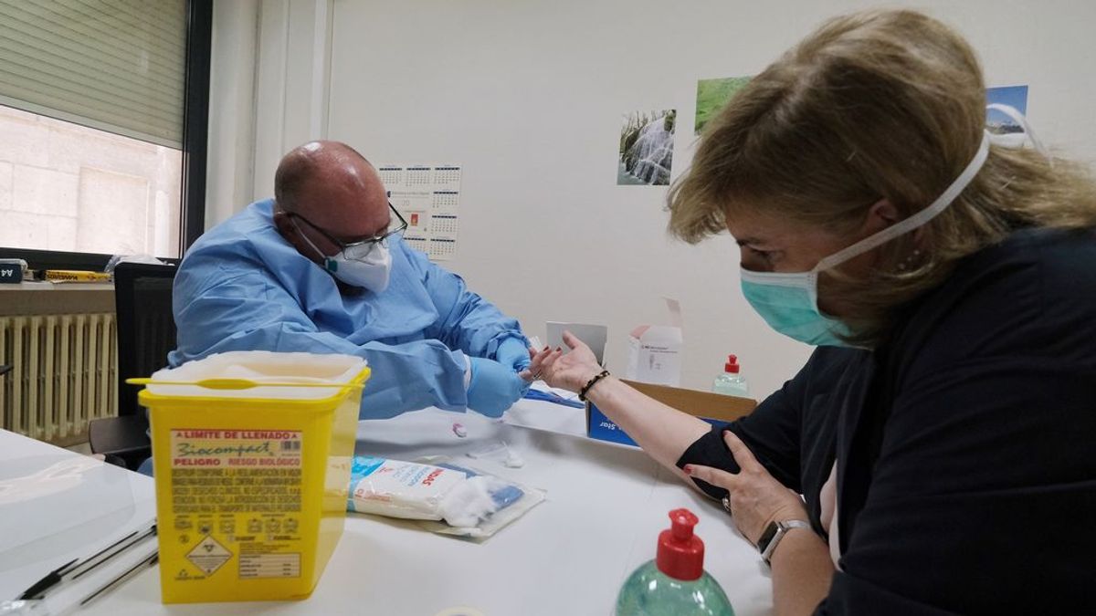 Andalucía registra cuatro nuevos brotes de coronavirus y otros 118 contagios Andalucía registra cuatro nuevos brotes de coronavirus y otros 118 contagios
