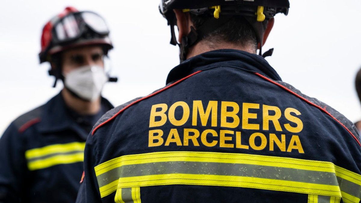 Un juez rechaza expulsar a un bombero que grabó a sus compañeras desnudas durante meses Un juez rechaza expulsar a un bombero que grabó a sus compañeras desnudas durante meses